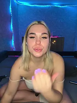 Evaaa Babiesss online show from December 10, 2024, 6:17 pm