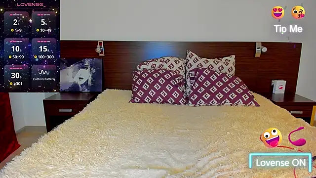 Hanna Becrett17 online show from March 6, 2025, 2:29 pm