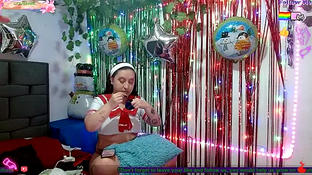 the lesbian game online show from December 22, 2025, 7:33 pm