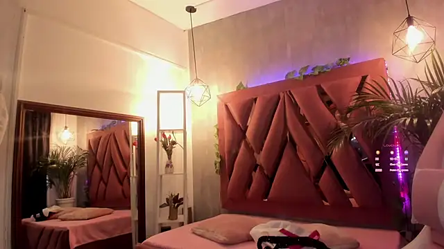 Haelycute online show from March 13, 2025, 11:41 am