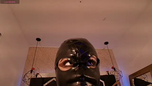 Haelycute online show from October 18, 2025, 7:58 pm