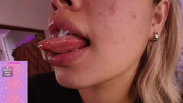 Haelycute online show from October 26, 2025, 12:00 pm