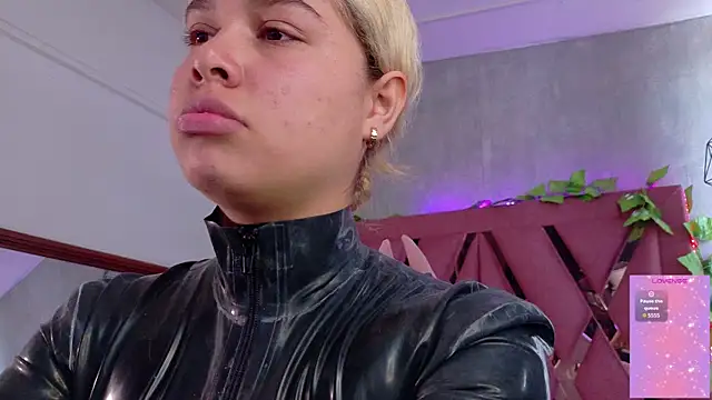 Haelycute online show from November 29, 2025, 12:41 pm