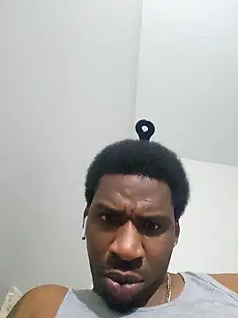 Snapshot of 007Giovani chatting on February 23, 2026, 9:28 am 007Giovani online show from February 23, 2026, 9:28 am