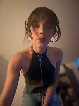 Carlita cute online show from December 18, 2024, 1:37 am