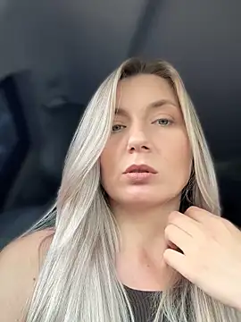 Crazy-Rosa online show from April 8, 2026, 4:34 am