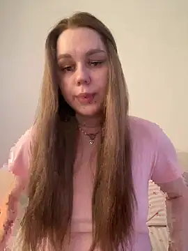 Snapshot of Marylallka5 chatting on July 4, 2026, 10:43 am Marylallka5 online show from July 4, 2026, 10:43 am