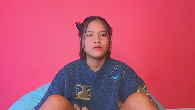 Natsu   online show from December 2, 2024, 3:25 pm