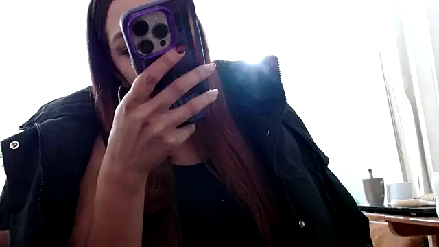 Snapshot of Dahian_XXX chatting on January 6, 2025, 12:48 am Dahian XXX online show from January 6, 2025, 12:48 am