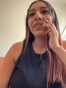 Snapshot of Dahian_XXX chatting on March 9, 2025, 6:43 pm Dahian XXX online show from March 9, 2025, 6:43 pm