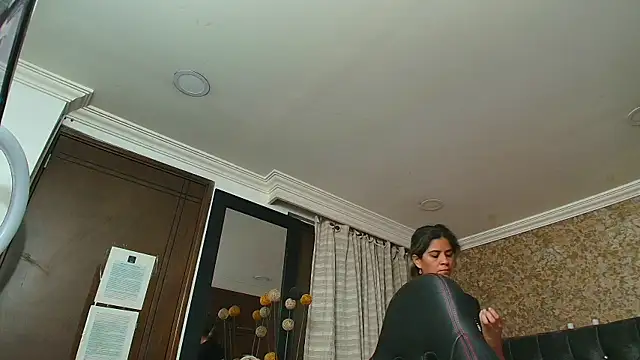 stella xue online show from September 18, 2025, 8:11 pm