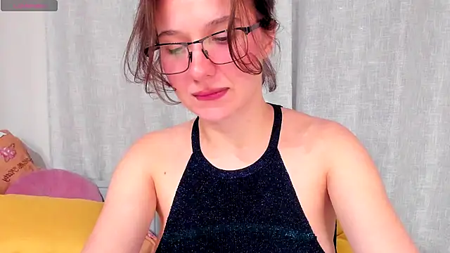 Lilith lutherlow online show from October 5, 2025, 5:55 pm