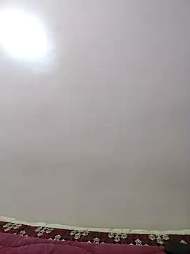 Snapshot of LoNa-daloua chatting on October 15, 2025, 10:43 pm LoNa-daloua online show from October 15, 2025, 10:43 pm