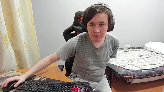 iliaskrislove online show from September 18, 2025, 3:47 pm