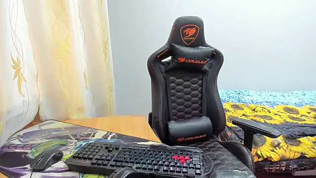 iliaskrislove online show from October 28, 2025, 10:08 am