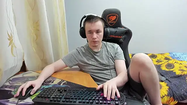 iliaskrislove online show from October 31, 2025, 2:34 am