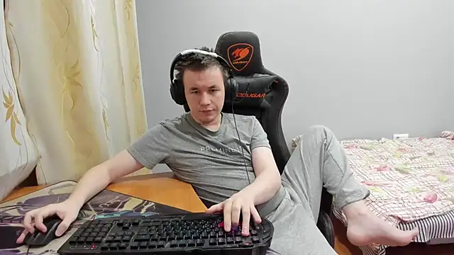 iliaskrislove online show from November 27, 2025, 9:17 pm