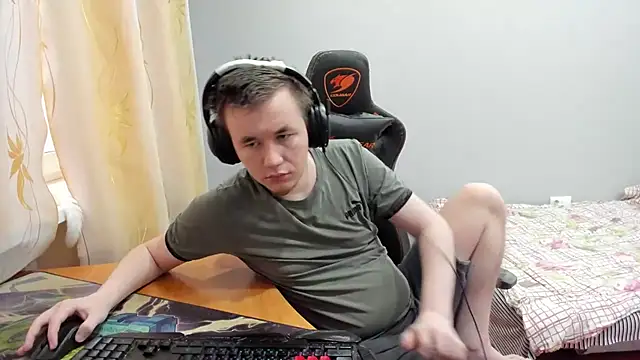 iliaskrislove online show from December 5, 2025, 5:49 am