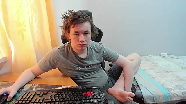 iliaskrislove online show from March 3, 2026, 10:43 am