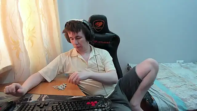 iliaskrislove online show from March 13, 2026, 8:10 am