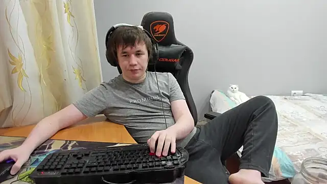 iliaskrislove online show from March 18, 2026, 4:10 pm