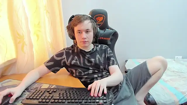 iliaskrislove online show from March 25, 2026, 4:18 am