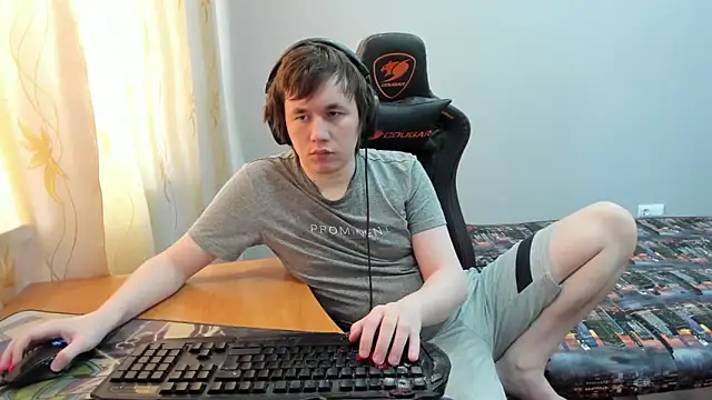 iliaskrislove online show from March 28, 2026, 8:36 am