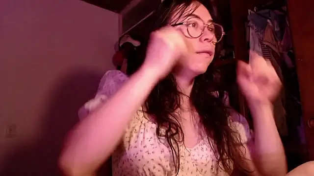 emily pearl  online show from January 19, 2026, 11:03 am