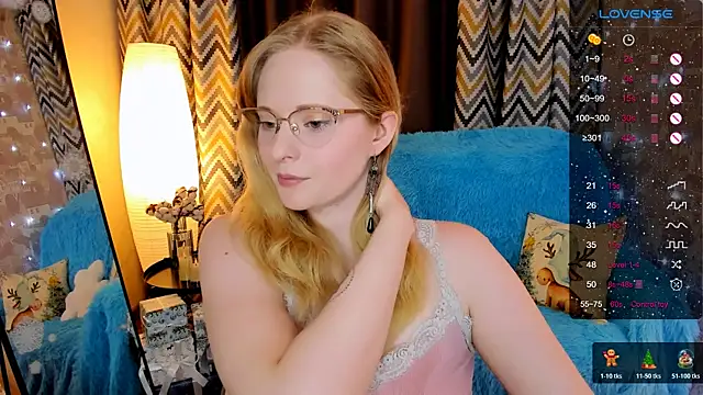 Snapshot of Aemilia_ chatting on December 17, 2025, 8:20 am Aemilia online show from December 17, 2025, 8:20 am