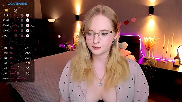 Snapshot of Aemilia_ chatting on February 14, 2026, 8:44 am Aemilia online show from February 14, 2026, 8:44 am