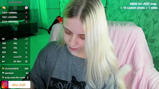 Alice Halle online show from December 8, 2024, 7:11 pm