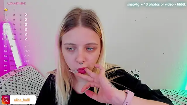 Alice Halle online show from February 4, 2025, 8:49 pm