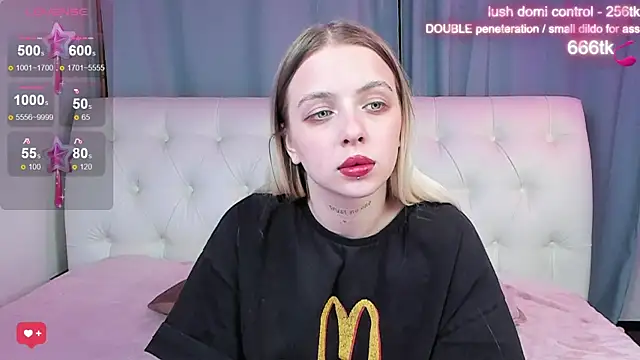 Alice Halle online show from October 14, 2025, 4:02 am