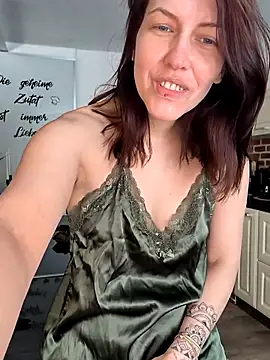 Linalicious online show from March 17, 2025, 8:18 am