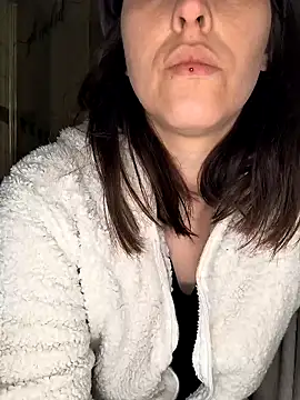 Linalicious online show from March 18, 2025, 5:42 pm