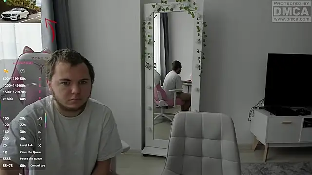 Snapshot of MashkaRay chatting on November 1, 2025, 7:43 am MashkaRay online show from November 1, 2025, 7:43 am