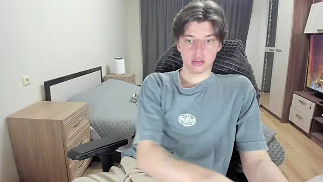 Liam sexy1 online show from April 3, 2026, 1:31 pm