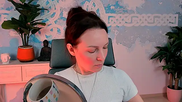 VandaRossi online show from September 15, 2025, 10:04 am