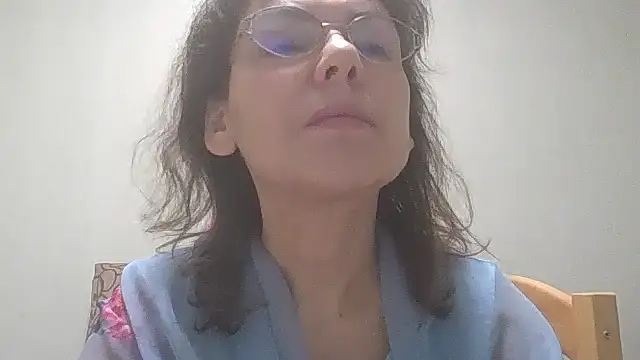 Snapshot of HollyJewel chatting on December 23, 2024, 5:32 pm HollyJewel online show from December 23, 2024, 5:32 pm