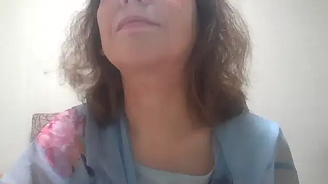 HollyJewel online show from November 4, 2025, 6:07 pm