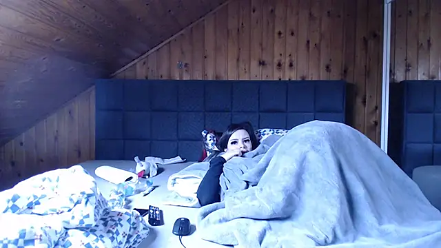 BoeseMoni1998 online show from February 5, 2025, 11:44 am