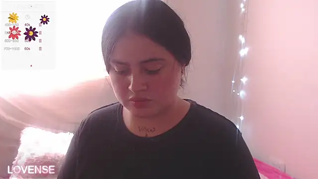 Snapshot of PamelaDoouce chatting on December 6, 2024, 5:55 pm PamelaDoouce online show from December 6, 2024, 5:55 pm