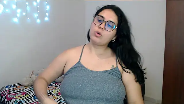zaritagape21 online show from September 28, 2025, 4:40 am