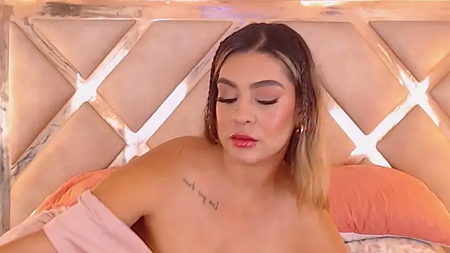 JoannaStanford online show from November 14, 2025, 9:13 pm