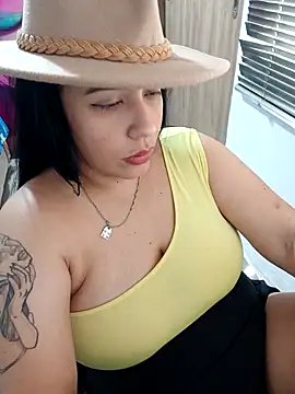 marta201 alfaro online show from November 8, 2025, 1:44 pm