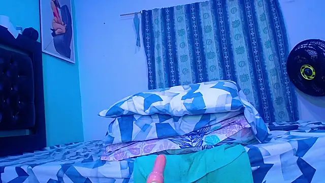 Snapshot of cristinapuerta- chatting on December 28, 2024, 8:25 pm cristinapuerta- online show from December 28, 2024, 8:25 pm