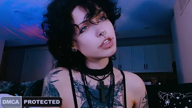 NaughtyLittleFox online show from May 13, 2026, 4:43 am