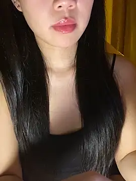 minmin2kk5 online show from November 8, 2025, 7:34 pm