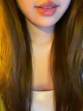 minmin2kk5 online show from April 10, 2026, 4:01 pm