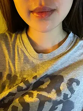 minmin2kk5 online show from April 22, 2026, 1:19 am